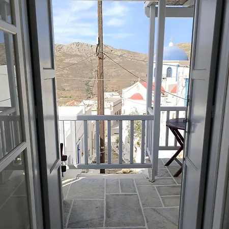 Per Seas Serifos Town